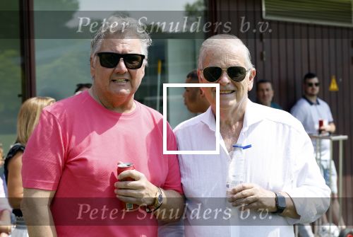 Amsterdam 18 mei 2024
Rene Froger speelt mijn zijn Toppers team tegen het only Friend team . In Rene zijn team spelen oa Maxim Froger Danny Froger en Danilo Kuiters . Ook Natasja Froger was natuurlijk aanwezig.. Rene Froger en Wim Bohnen