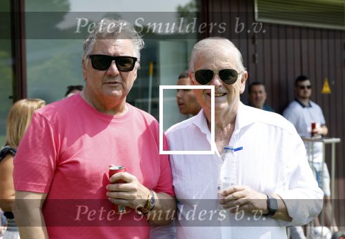 Amsterdam 18 mei 2024
Rene Froger speelt mijn zijn Toppers team tegen het only Friend team . In Rene zijn team spelen oa Maxim Froger Danny Froger en Danilo Kuiters . Ook Natasja Froger was natuurlijk aanwezig.. Rene Froger en Wim Bohnen