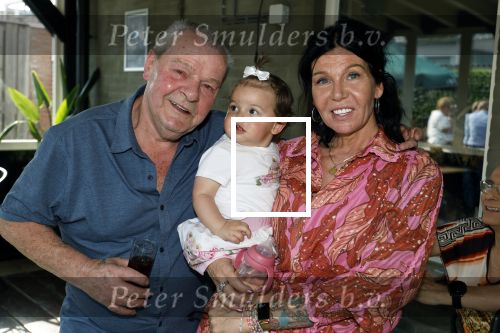 Tilburg 14 mei 2024
Boekpresentatie Roy Donders in Cafe Bet Kolen .
Zij vriendin Michelle dochtertje Romi alsmede zijn ouders en zus Rian Donders waren natuurlijk aanwezig.