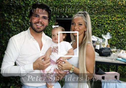 Tilburg 14 mei 2024
Boekpresentatie Roy Donders in Cafe Bet Kolen .
Zij vriendin Michelle dochtertje Romi alsmede zijn ouders en zus Rian Donders waren natuurlijk aanwezig.