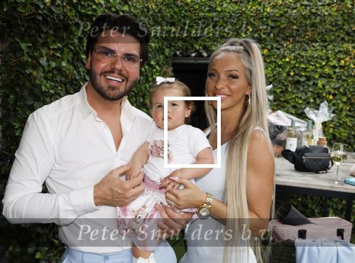 Tilburg 14 mei 2024
Boekpresentatie Roy Donders in Cafe Bet Kolen .
Zij vriendin Michelle dochtertje Romi alsmede zijn ouders en zus Rian Donders waren natuurlijk aanwezig.
