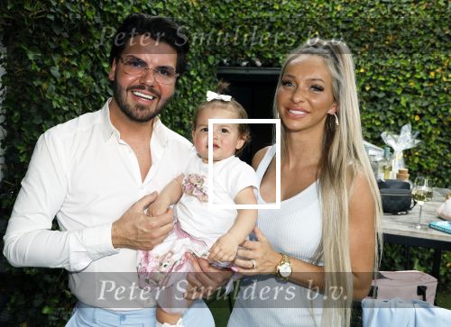 Tilburg 14 mei 2024
Boekpresentatie Roy Donders in Cafe Bet Kolen .
Zij vriendin Michelle dochtertje Romi alsmede zijn ouders en zus Rian Donders waren natuurlijk aanwezig.