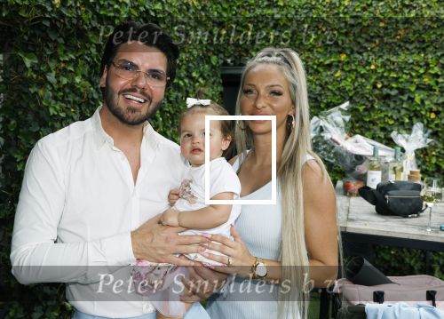 Tilburg 14 mei 2024
Boekpresentatie Roy Donders in Cafe Bet Kolen .
Zij vriendin Michelle dochtertje Romi alsmede zijn ouders en zus Rian Donders waren natuurlijk aanwezig.