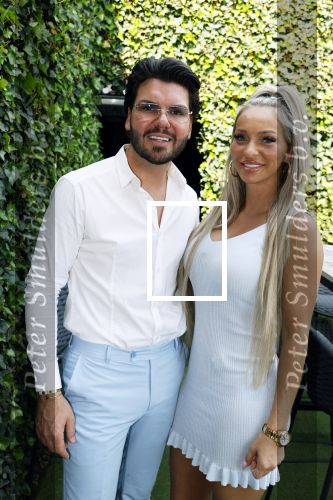 Tilburg 14 mei 2024
Boekpresentatie Roy Donders in Cafe Bet Kolen .
Zij vriendin Michelle dochtertje Romi alsmede zijn ouders en zus Rian Donders waren natuurlijk aanwezig.