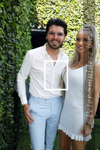 Tilburg 14 mei 2024
Boekpresentatie Roy Donders in Cafe Bet Kolen .
Zij vriendin Michelle dochtertje Romi alsmede zijn ouders en zus Rian Donders waren natuurlijk aanwezig.