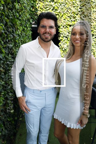 Tilburg 14 mei 2024
Boekpresentatie Roy Donders in Cafe Bet Kolen .
Zij vriendin Michelle dochtertje Romi alsmede zijn ouders en zus Rian Donders waren natuurlijk aanwezig.