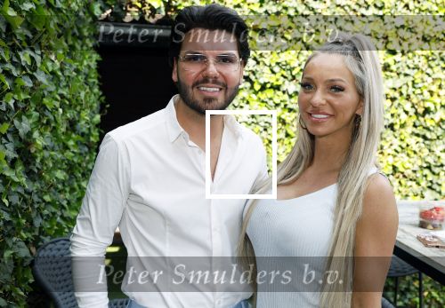 Tilburg 14 mei 2024
Boekpresentatie Roy Donders in Cafe Bet Kolen .
Zij vriendin Michelle dochtertje Romi alsmede zijn ouders en zus Rian Donders waren natuurlijk aanwezig.