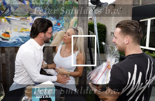 Tilburg 14 mei 2024
Boekpresentatie Roy Donders in Cafe Bet Kolen .
Zij vriendin Michelle dochtertje Romi alsmede zijn ouders en zus Rian Donders waren natuurlijk aanwezig.