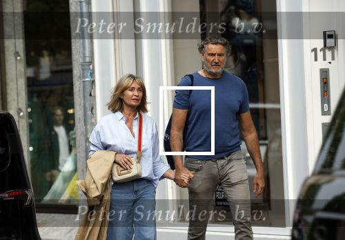 Amsterdam 17 mei 2024
Sandra Masmeijer met haar nieuwe vriend Steven Cnudde op de pc hooftstraat.