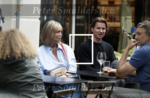 Amsterdam 17 mei 2024
Sandra Masmeijer met haar nieuwe vriend Steven Cnudde op de pc hooftstraat.