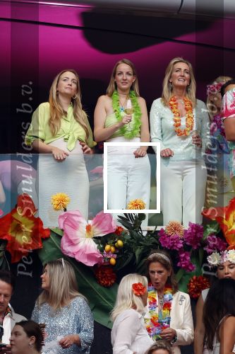 Amsterdam 25 mei 2024
Sandra Valk ging met haar dochters naar  de toppers in Concert in de Johan Cruijff arena. dochter Carlijn is zwanger