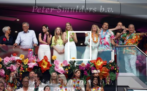 Amsterdam 25 mei 2024
Sandra Valk ging met haar dochters naar  de toppers in Concert in de Johan Cruijff arena. dochter Carlijn is zwanger