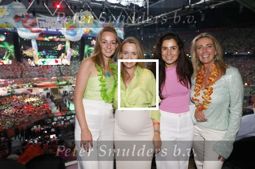 Amsterdam 25 mei 2024
Sandra Valk ging met haar dochters naar  de toppers in Concert in de Johan Cruijff arena. dochter Carlijn is zwanger
