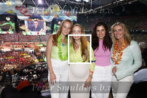 Amsterdam 25 mei 2024
Sandra Valk ging met haar dochters naar  de toppers in Concert in de Johan Cruijff arena. dochter Carlijn is zwanger