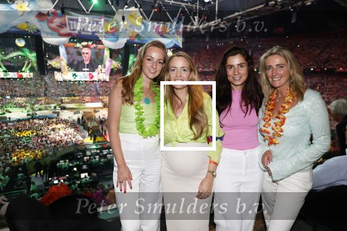 Amsterdam 25 mei 2024
Sandra Valk ging met haar dochters naar  de toppers in Concert in de Johan Cruijff arena. dochter Carlijn is zwanger