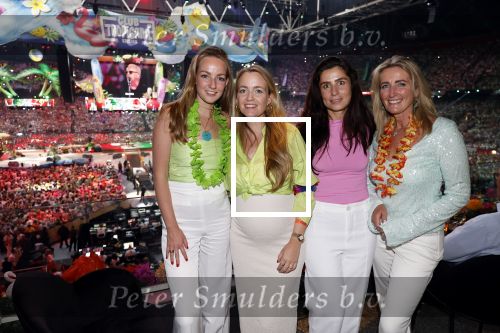 Amsterdam 25 mei 2024
Sandra Valk ging met haar dochters naar  de toppers in Concert in de Johan Cruijff arena. dochter Carlijn is zwanger