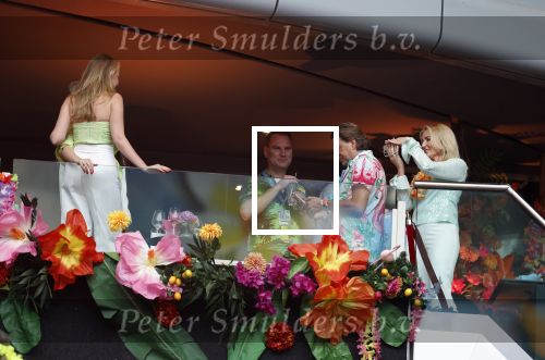 Amsterdam 25 mei 2024
Sandra Valk ging met haar dochters naar  de toppers in Concert in de Johan Cruijff arena. dochter Carlijn is zwanger