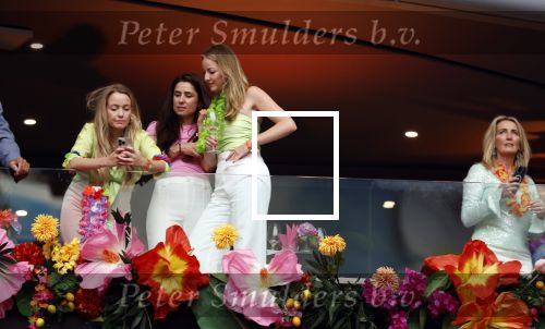 Amsterdam 25 mei 2024
Sandra Valk ging met haar dochters naar  de toppers in Concert in de Johan Cruijff arena. dochter Carlijn is zwanger