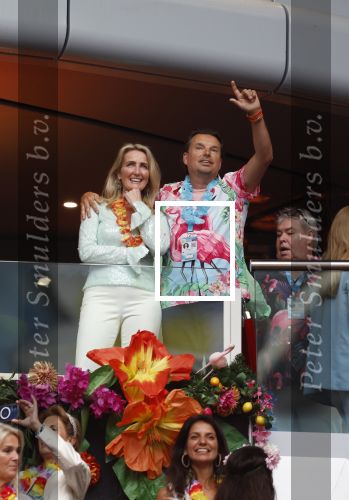 Amsterdam 25 mei 2024
Sandra Valk ging met haar dochters naar  de toppers in Concert in de Johan Cruijff arena. dochter Carlijn is zwanger