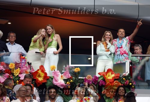 Amsterdam 25 mei 2024
Sandra Valk ging met haar dochters naar  de toppers in Concert in de Johan Cruijff arena. dochter Carlijn is zwanger