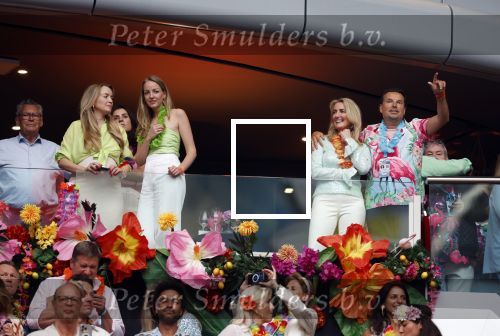 Amsterdam 25 mei 2024
Sandra Valk ging met haar dochters naar  de toppers in Concert in de Johan Cruijff arena. dochter Carlijn is zwanger