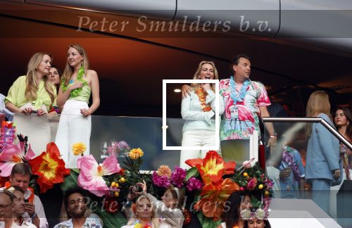 Amsterdam 25 mei 2024
Sandra Valk ging met haar dochters naar  de toppers in Concert in de Johan Cruijff arena. dochter Carlijn is zwanger