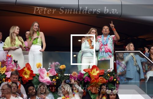 Amsterdam 25 mei 2024
Sandra Valk ging met haar dochters naar  de toppers in Concert in de Johan Cruijff arena. dochter Carlijn is zwanger
