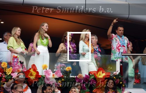 Amsterdam 25 mei 2024
Sandra Valk ging met haar dochters naar  de toppers in Concert in de Johan Cruijff arena. dochter Carlijn is zwanger