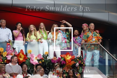 Amsterdam 25 mei 2024
Sandra Valk ging met haar dochters naar  de toppers in Concert in de Johan Cruijff arena. dochter Carlijn is zwanger