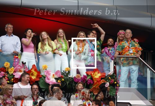 Amsterdam 25 mei 2024
Sandra Valk ging met haar dochters naar  de toppers in Concert in de Johan Cruijff arena. dochter Carlijn is zwanger