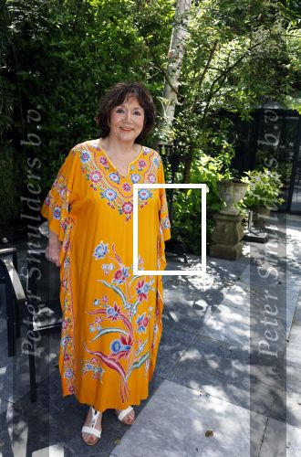 Amsterdam 11 mei 2024
Onthulling kunstwerk Hayo Sol ( schilderij ABBA) door Therese Steinmetz en Philippe Elan. Ook Catherine Keyl is aanwezig in Apollo first Hotel.