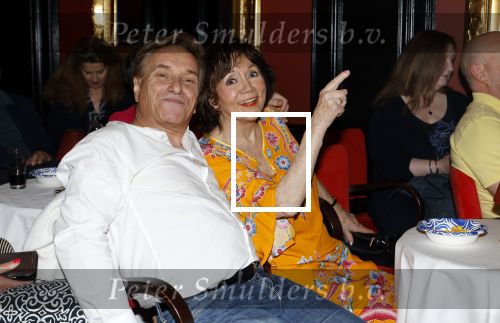 Amsterdam 11 mei 2024
Onthulling kunstwerk Hayo Sol ( schilderij ABBA) door Therese Steinmetz en Philippe Elan. Ook Catherine Keyl is aanwezig in Apollo first Hotel.