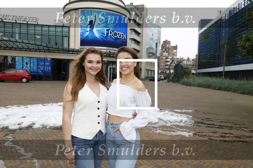 Scheveningen 21 mei 2024
Vajen v d Bosch en Nienke Latten bij presentatie cast Frozen in het circus theater.
