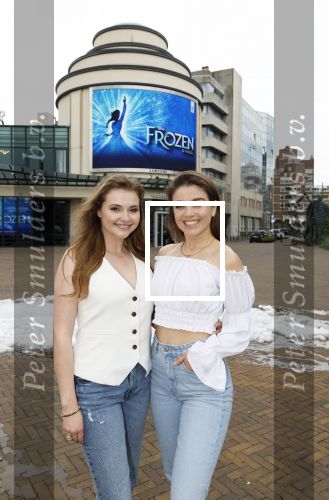 Scheveningen 21 mei 2024
Vajen v d Bosch en Nienke Latten bij presentatie cast Frozen in het circus theater.