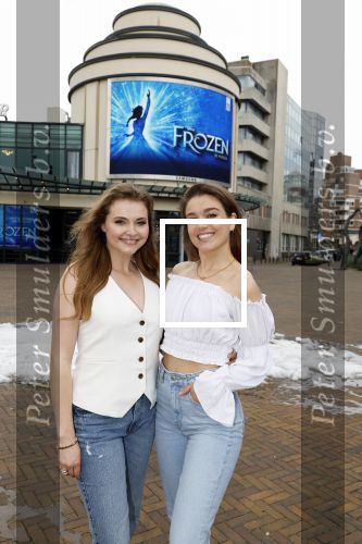 Scheveningen 21 mei 2024
Vajen v d Bosch en Nienke Latten bij presentatie cast Frozen in het circus theater.
