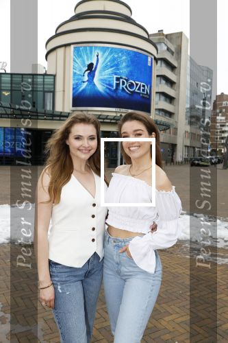 Scheveningen 21 mei 2024
Vajen v d Bosch en Nienke Latten bij presentatie cast Frozen in het circus theater.