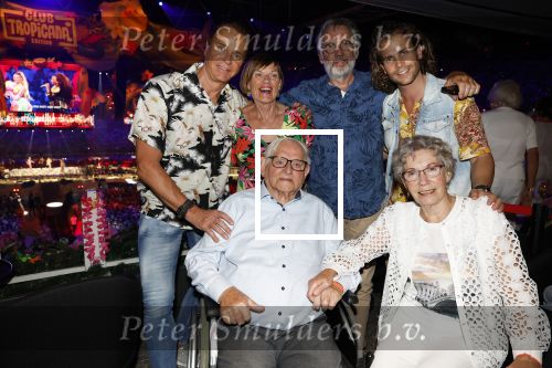 Amsterdam 25 mei 2024
Wino Omtzigt met vriend Glenn en familie bij toppers in Concert in de Amsterdam Johan Cruijff arena