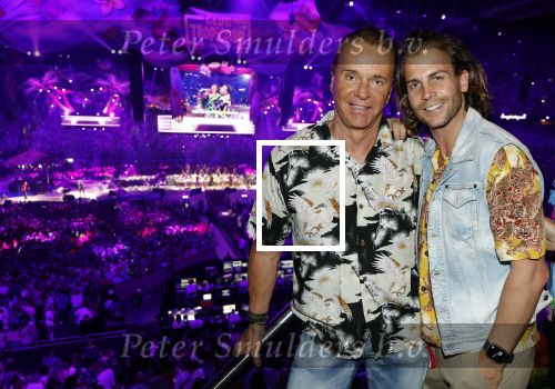 Amsterdam 25 mei 2024
Wino Omtzigt met vriend Glenn en familie bij toppers in Concert in de Amsterdam Johan Cruijff arena
