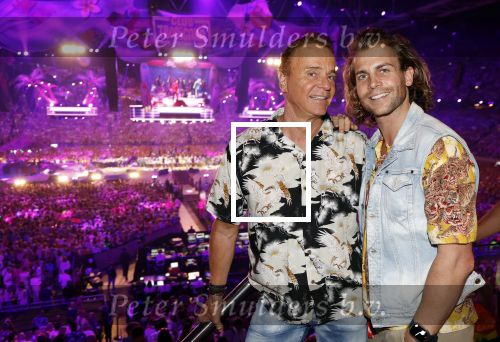 Amsterdam 25 mei 2024
Wino Omtzigt met vriend Glenn en familie bij toppers in Concert in de Amsterdam Johan Cruijff arena