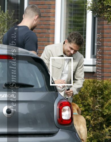Wilnis 20 en 21 mei 2025
Andre Hazes bij zijn huis met zijn hond .