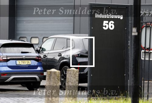 Wilnis 25 mei 2025
Andre Hazes gaat sporten en daarna komt Monique Westenberg met zoon Andre Hazes jr de hond brengen bij zijn huis .
Andre en Monique geven elkaar een knuffel .