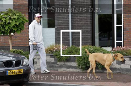 Wilnis 25 mei 2025
Andre Hazes gaat sporten en daarna komt Monique Westenberg met zoon Andre Hazes jr de hond brengen bij zijn huis .
Andre en Monique geven elkaar een knuffel .