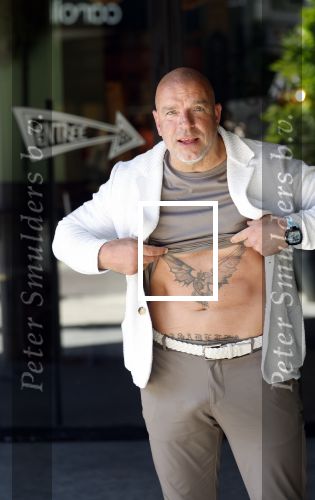 Eindhoven 16 mei 2025
Andy v d Meyde in Einhoven . Andy heeft een tatoo met combinatie Engeltje en duiveltje.