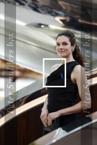 Rotterdam 15 mei 2025
Koningin MÃ¡xima opent Fenix, het kunstmuseum over migratie in Rotterdam. Het museum is gevestigd in een gerestaureerde monumentale loods uit 1923 die staat op de kade van vertrek en aankomst, de plek waar miljoenen mensen een nieuw leven zijn begonnen. Anna Drijver