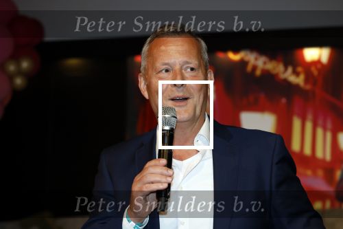 Amsterdam 1 juni 2025
Rene Froger krijgt na de laatste toppers in concert een koninklijke onderscheiding in de Johan Cruyff arena . Ook de andere toopers Jan Smit Gerard Joling en Jeroen v d Boom waren natuurlijk aanwezig. Arthur v Dijk