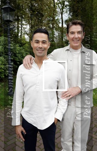 Renkum 21 april 2025
Ronnie Tober 80 jaar . Hij geeft feest in restaurant Campman in Renkum . Zijn partner Jan Jochems is natuurlijk aanwezig . Bart Ettekoven en partner
