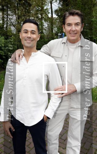 Renkum 21 april 2025
Ronnie Tober 80 jaar . Hij geeft feest in restaurant Campman in Renkum . Zijn partner Jan Jochems is natuurlijk aanwezig . Bart Ettekoven en partner