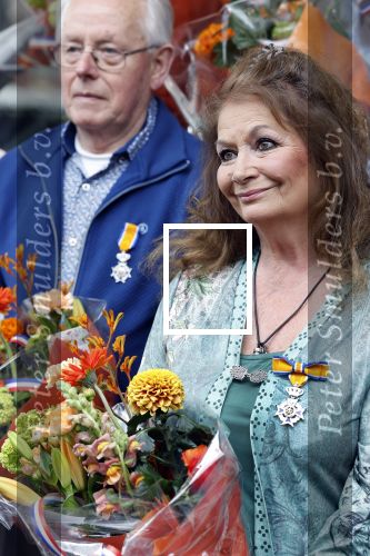 Apeldoorn 25 april 2025
Belinda Meuldijk krijgt lintje en wordt RIDDER in de orde van Oranje Nassau bij Orpheus . Ze kwam samen met haar zoon Yoshi en hun hond Noah.