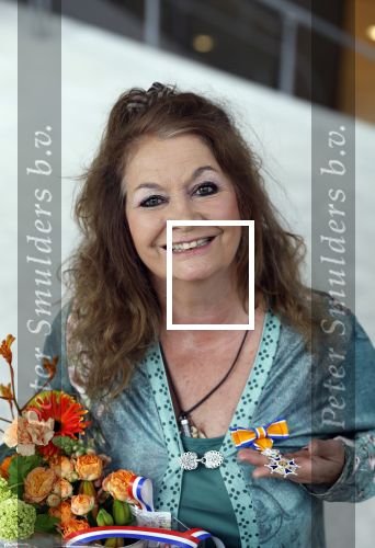 Apeldoorn 25 april 2025
Belinda Meuldijk krijgt lintje en wordt RIDDER in de orde van Oranje Nassau bij Orpheus . Ze kwam samen met haar zoon Yoshi en hun hond Noah.