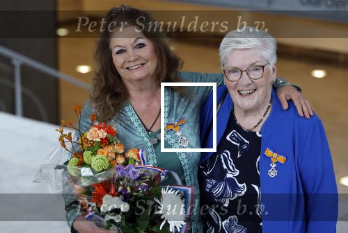 Apeldoorn 25 april 2025
Belinda Meuldijk krijgt lintje en wordt RIDDER in de orde van Oranje Nassau bij Orpheus . Ze kwam samen met haar zoon Yoshi en hun hond Noah.
